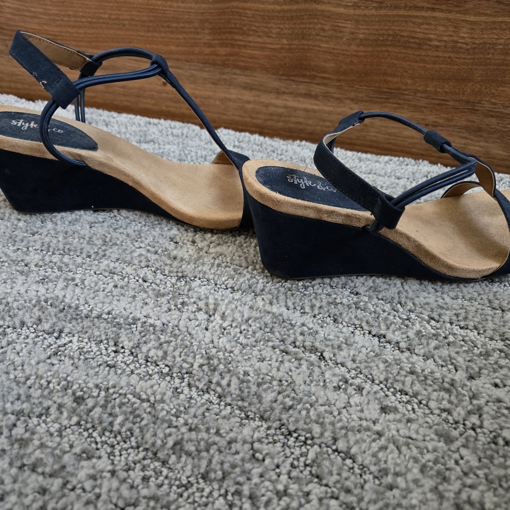 Stylish Black Wedge Sandals